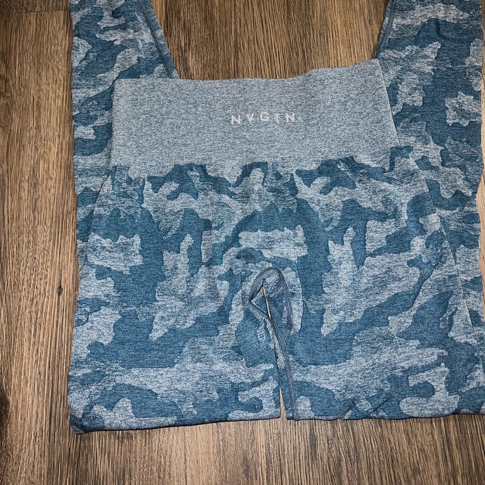 NVGTN camo leggings